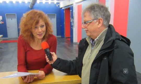 Rainer hat Heike Trinker am Mikrofon. Bild: KRA 2