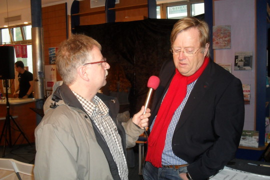 Rainer mit Gisbert Baltes am Mikrofon. Bild: KRA 2 Archiv