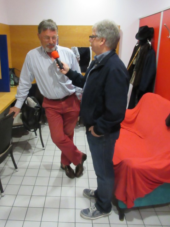 Rainer hat Max Volkert Martens am Mikrofon Bild: KRA 2