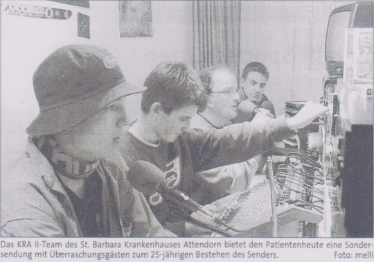 Ein Bild aus dem alten Studio aus dem Jahr 2002 mit Julian, Tim, Michael & Daniel am Mikrofon Bild: KRA 2